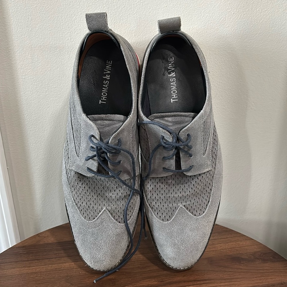 Thomas & Vine Men’s Gray Suede Wing Tips Size 13
